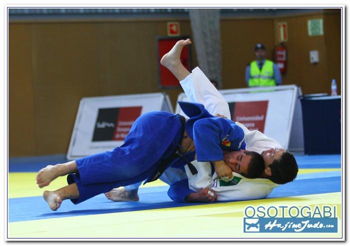 CEU2011 200043